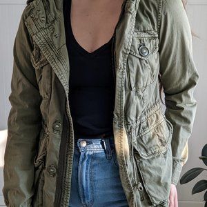 Aritzia TNA Jacket army green